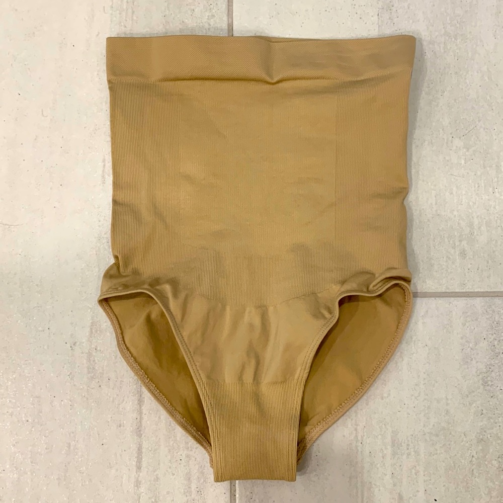 NWOT Shapermint Women’s High-Waisted Shaper Panty. Size S